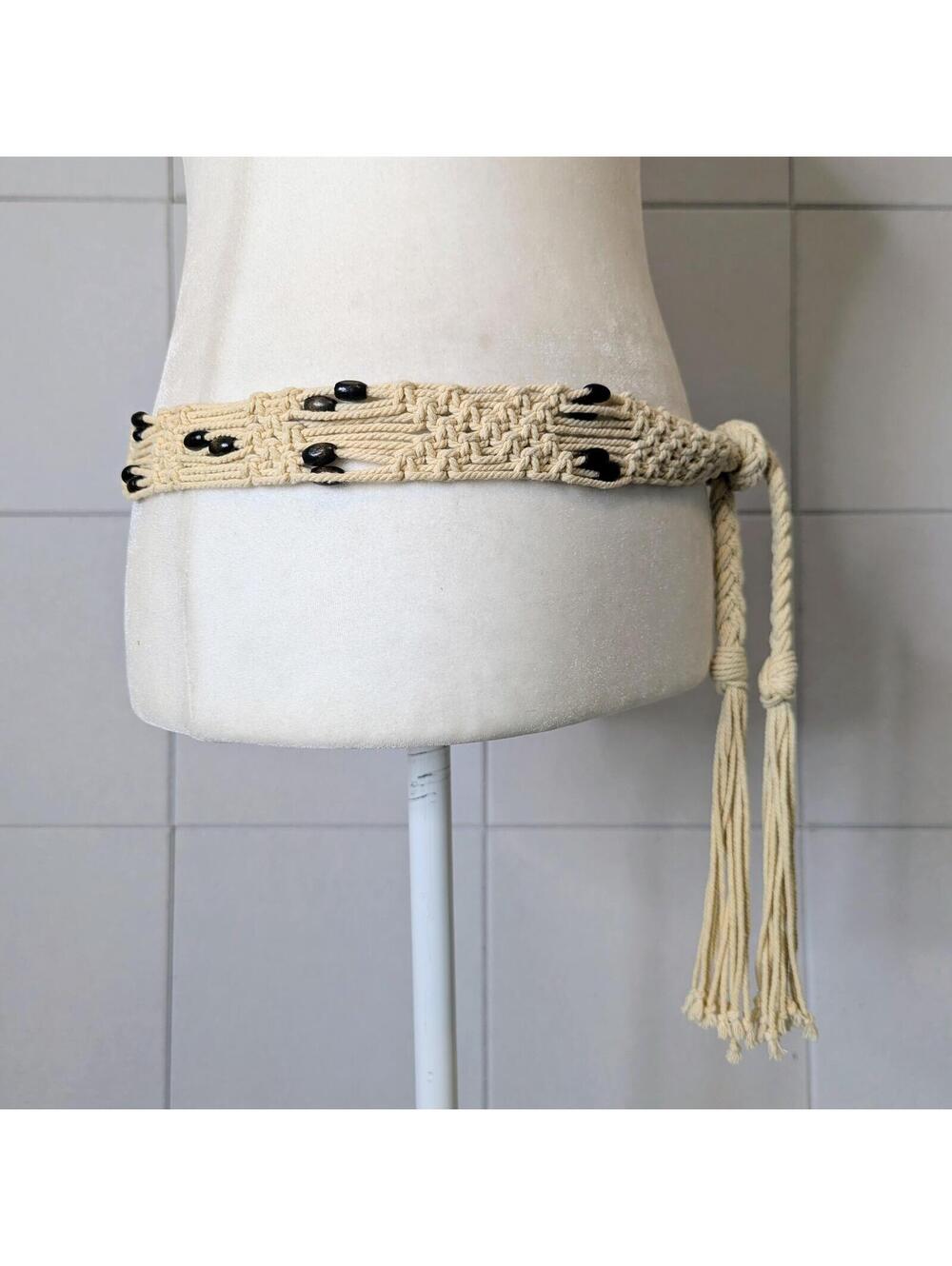 Vintage y2k macrame knotted cord tie belt w/ wooden beads